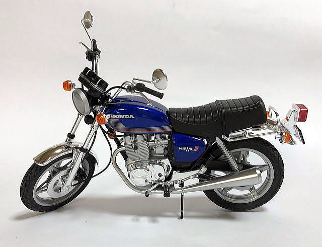 アオシマ １／１２ ホークⅡ ＣＢ４００Ｔ １９７７