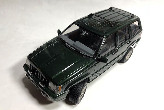 タミヤ 1/24 グランドチェロキー (１／２４ スポーツカー:24127) プラモデ (中古品) タミヤ 1⁄24 グランドチェロキー (１／２４ スポーツカー:24127