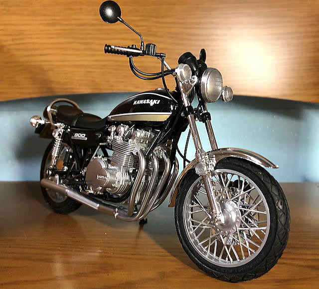 Kawasaki 900 Super 4 (Z1) 1/12スケールモデル（1/12 KAWASAKI 