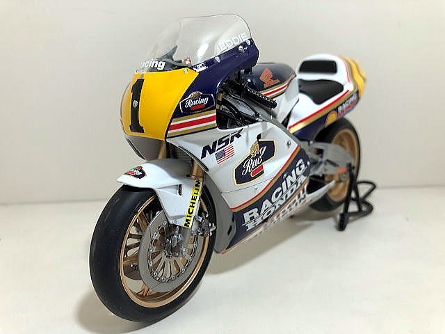 ハセガワ 1/12 '89 HONDA NSR500 ”巨摩郡” 「バリバリ伝説」塗装完成品 : Hasegawa 1:12 Honda NSR500 1989 WGP500 Champion Eddie